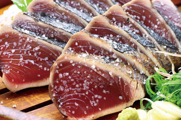 炙烤半熟鰹魚生魚片